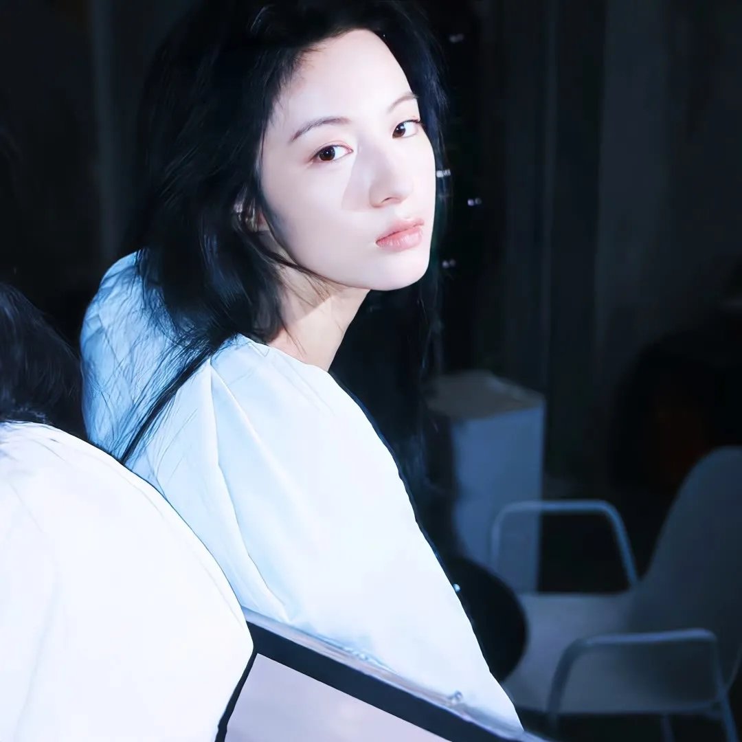 死对头的商业联姻有点甜